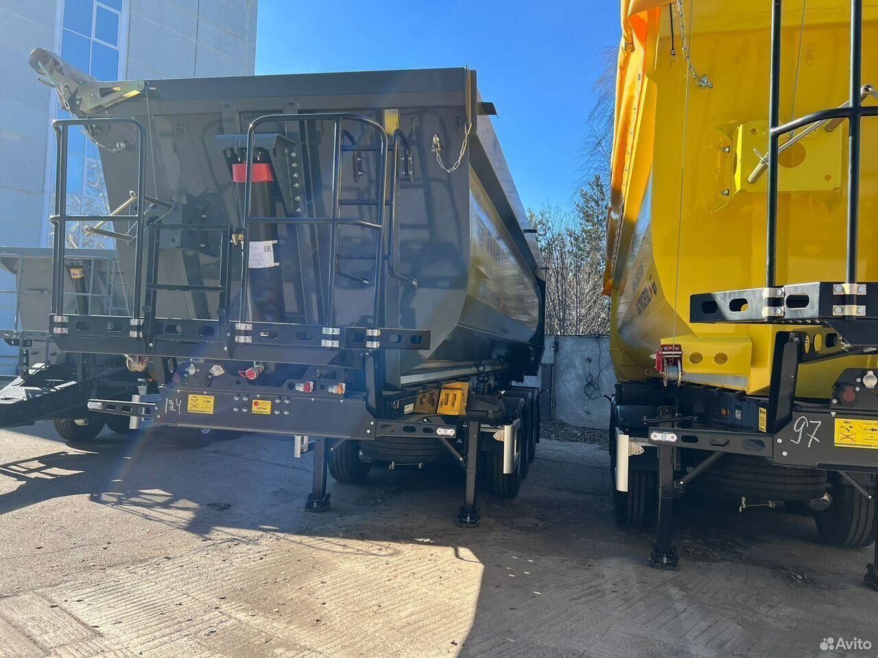 Полуприцеп самосвальный Риат 924900-33H2